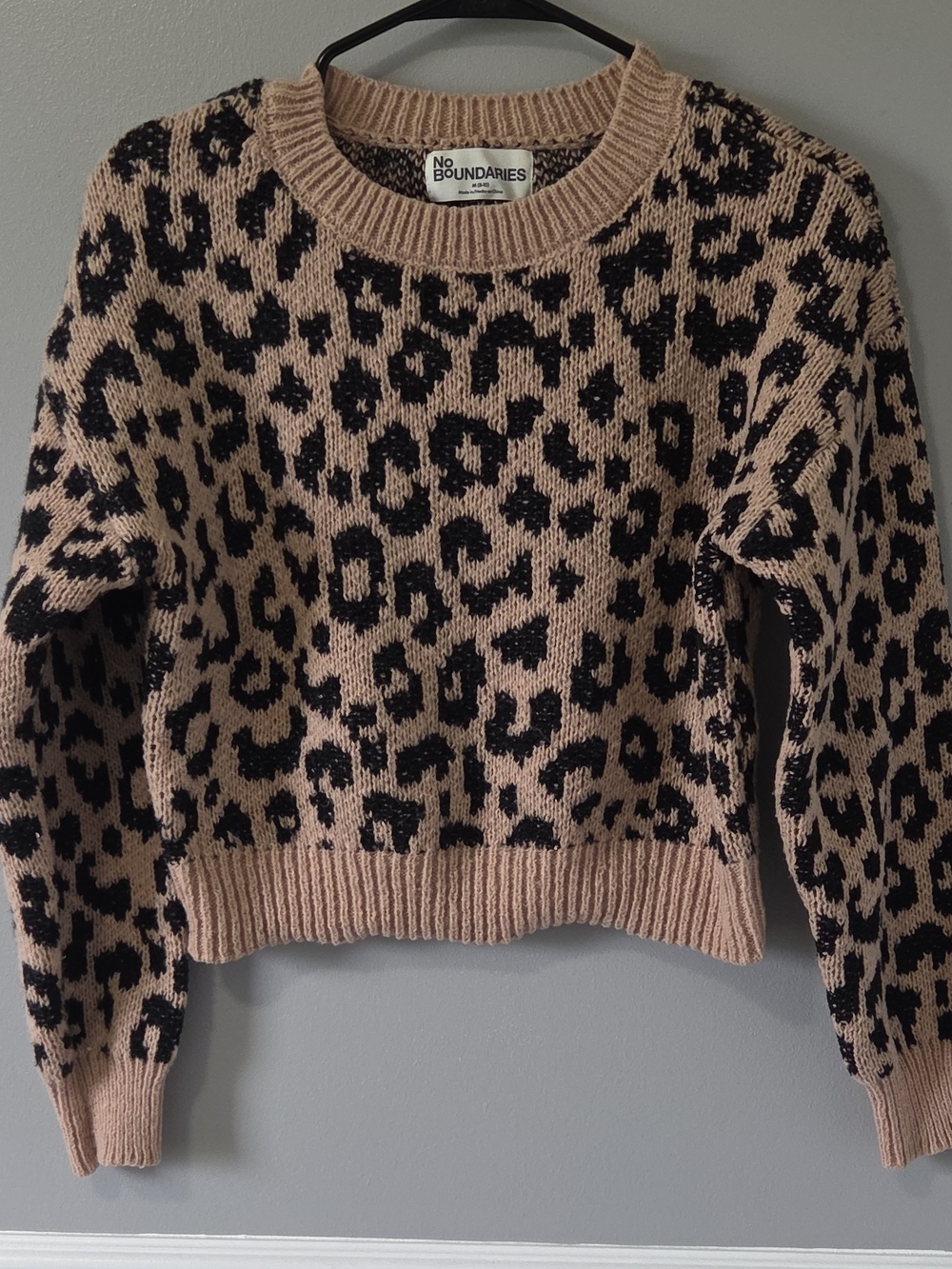 No Boundaries Leopard Print Crewneck Sweater - Beige & Black Crew Neck Sweater M